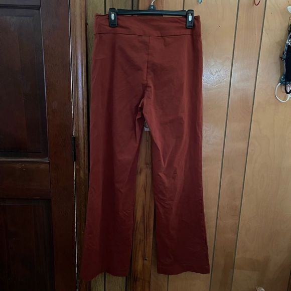 New Directions Women's Pull on Pants Flat Front Burnt Orange Size 8 - Picture 2 of 4
